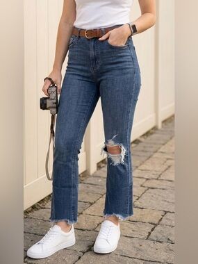 BDG Urban Outfitters Kick Glare High Rise Cropped Jeans Size 24